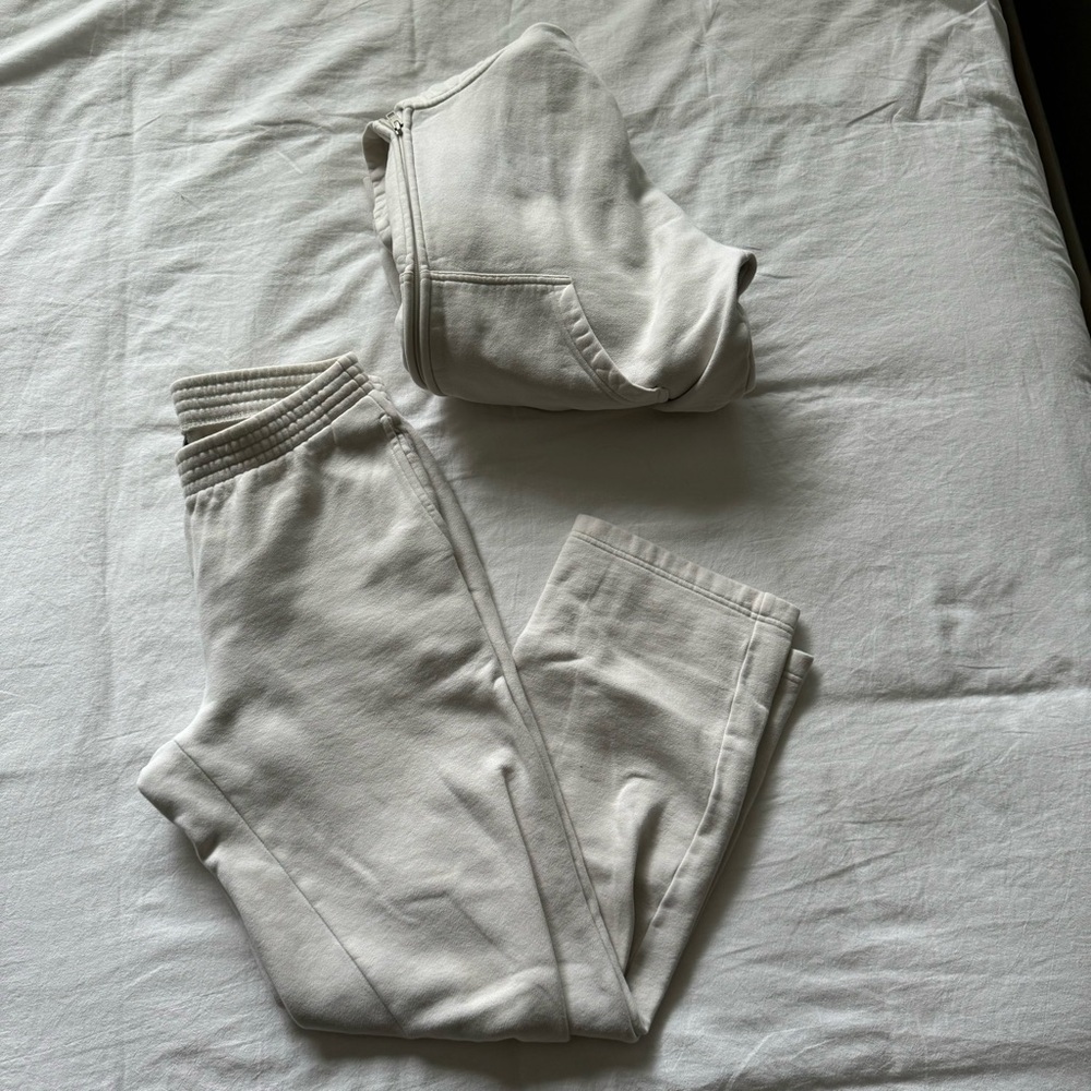 TNA sweatsuit